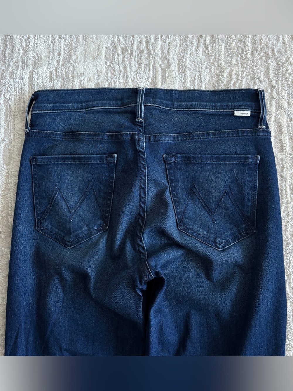 MOTHER The Weekender Fray Jeans Size 28 Tongue in Chic Wash - Picture 5 of 13